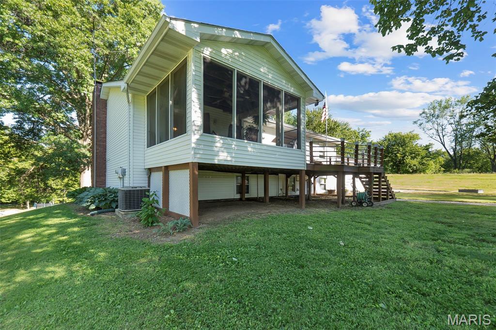 352 Rolling Hills Drive Property Photo 8