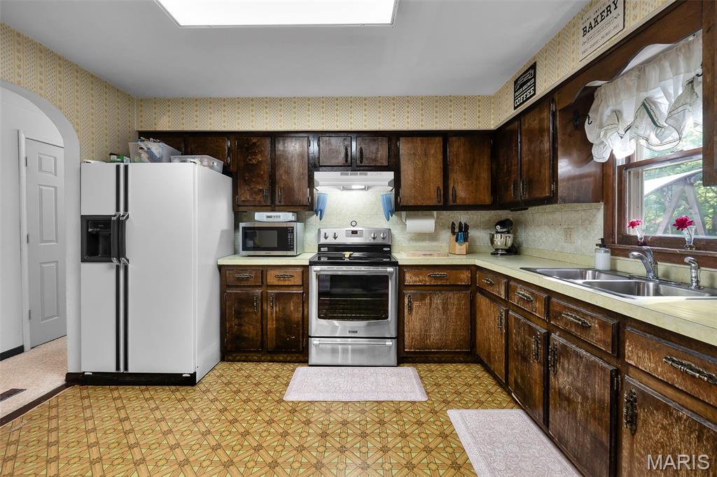 352 Rolling Hills Drive Property Photo 14