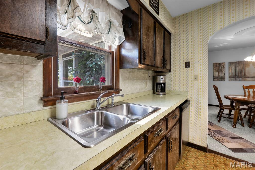352 Rolling Hills Drive Property Photo 15