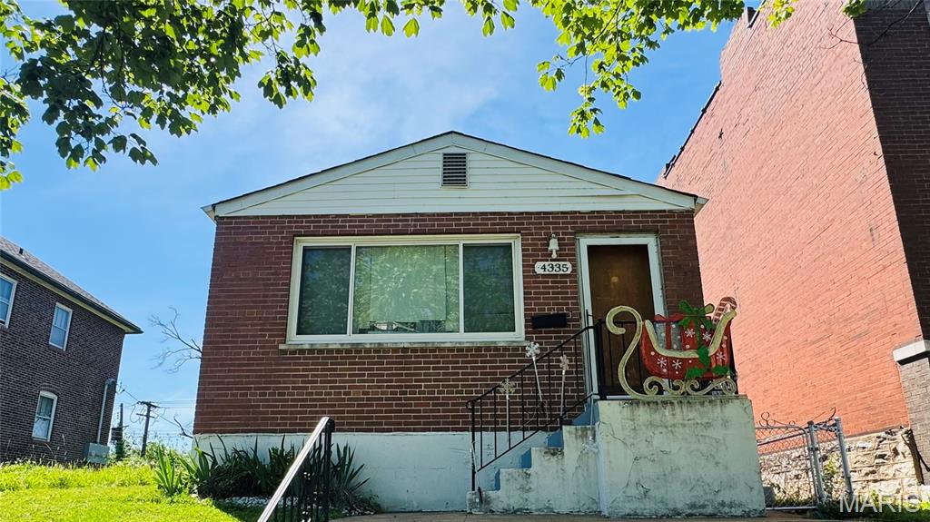 4335 California Avenue Property Photo 1