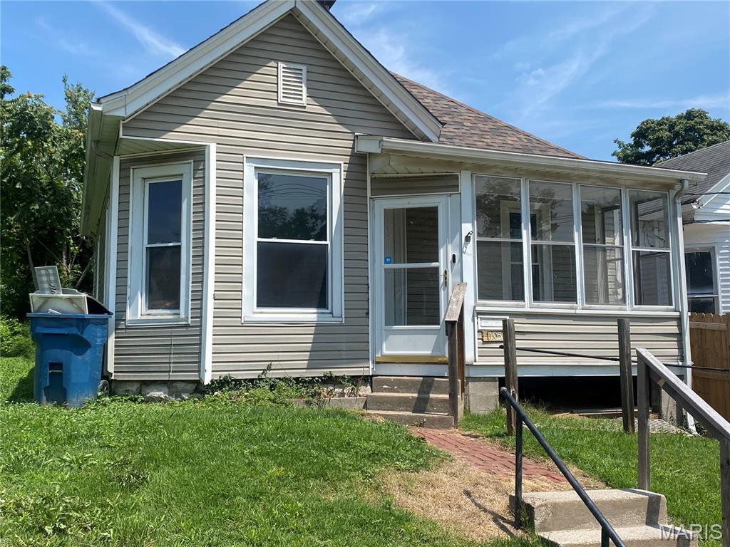 1105 W 9th Street