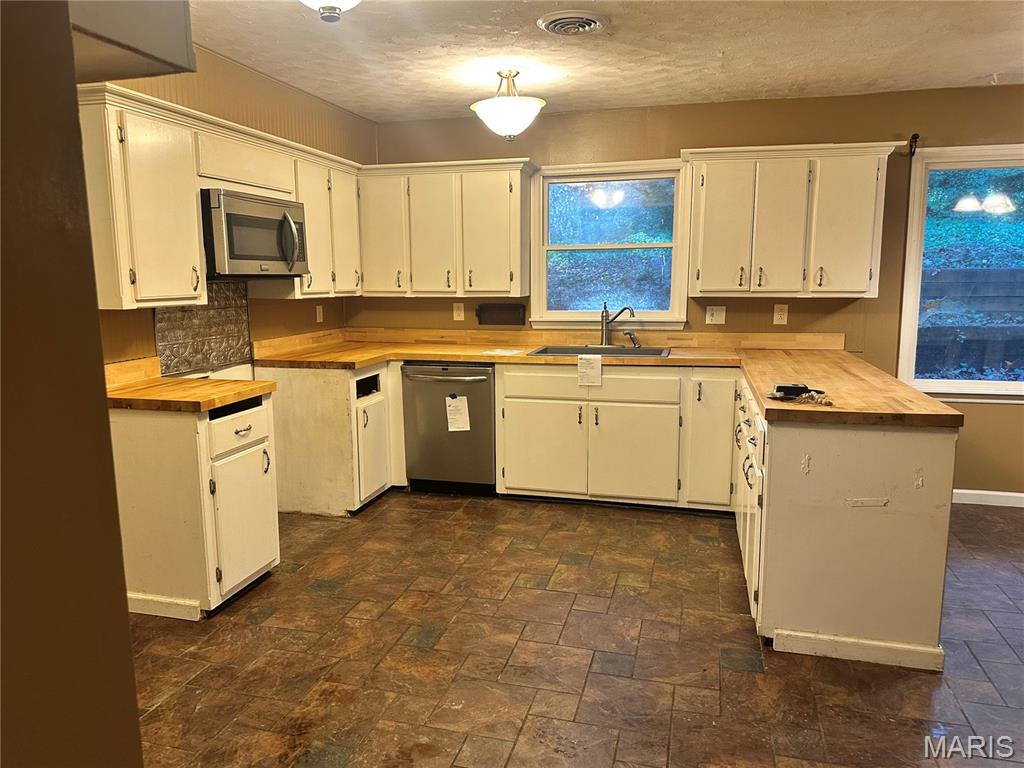 10465 Chalk Bluff Way Property Photo 2