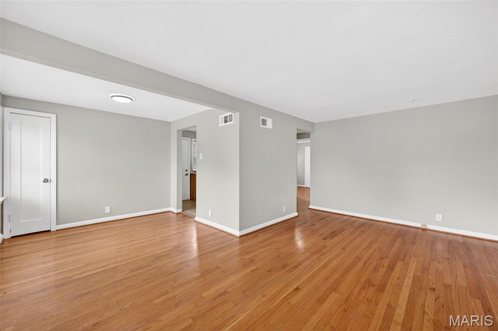 1127 Pembroke Drive Property Photo 3