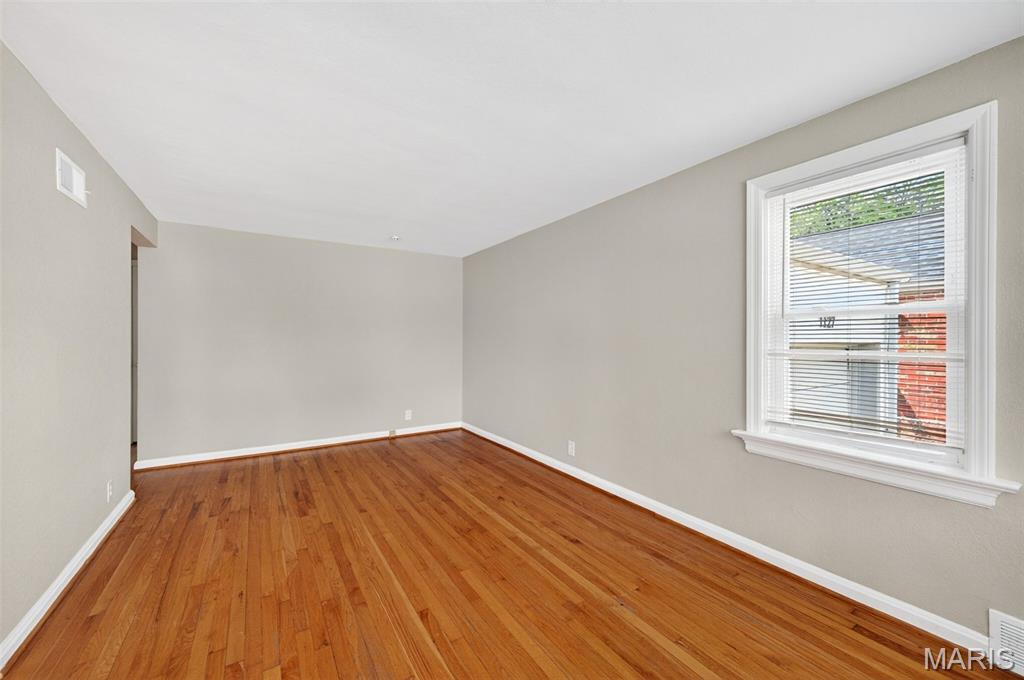 1127 Pembroke Drive Property Photo 4