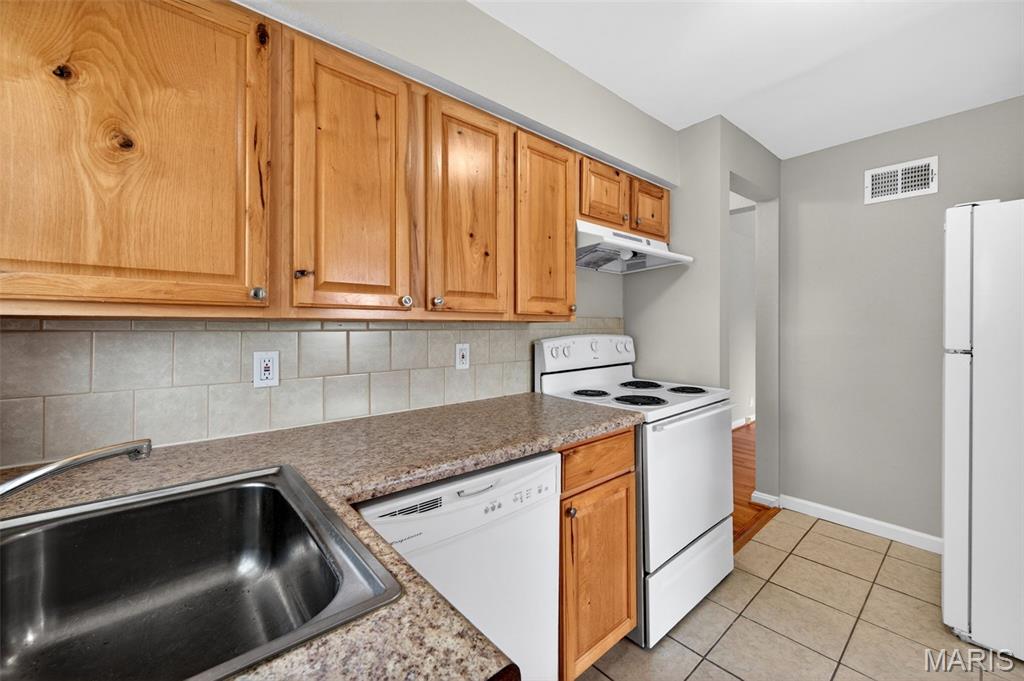 1127 Pembroke Drive Property Photo 8