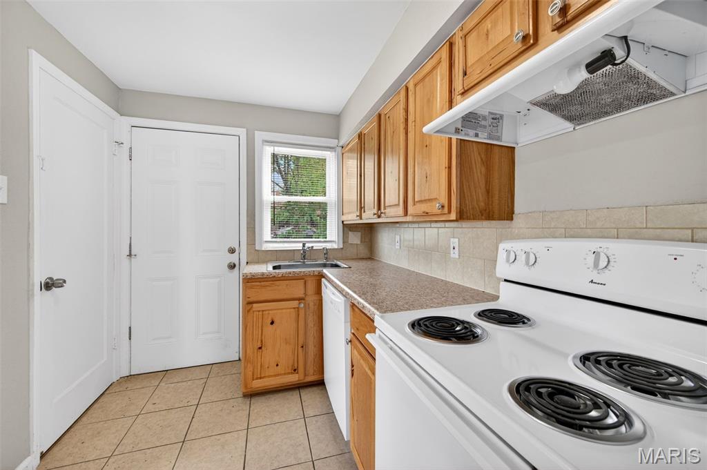 1127 Pembroke Drive Property Photo 9