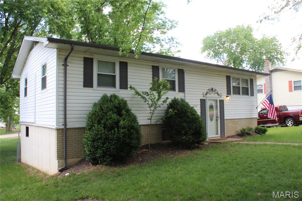 208 Spring Drive Property Photo 1