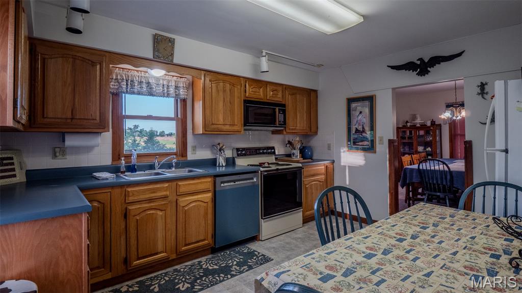 9904 State Highway Bb Property Photo 25