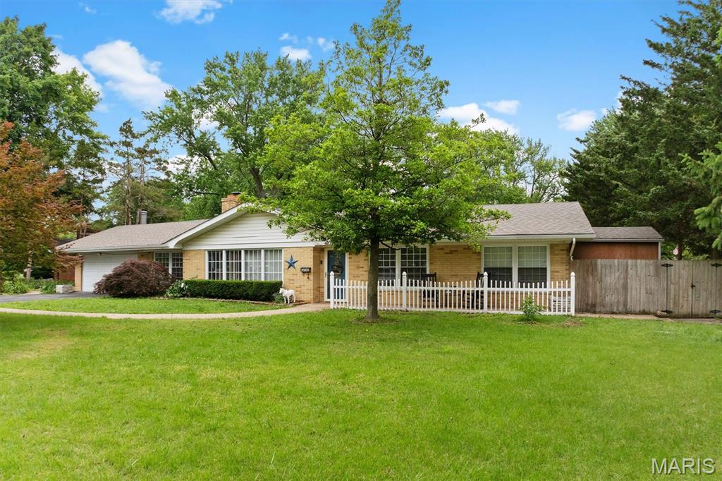 4205 S Park Drive Property Photo 2