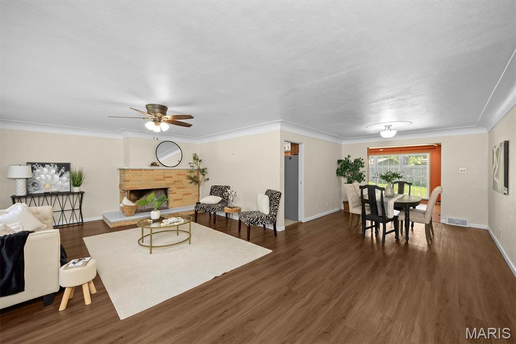 4205 S Park Drive Property Photo 4