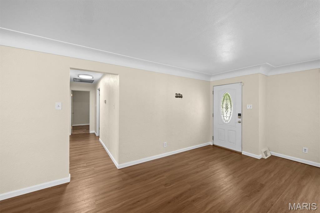 4205 S Park Drive Property Photo 5