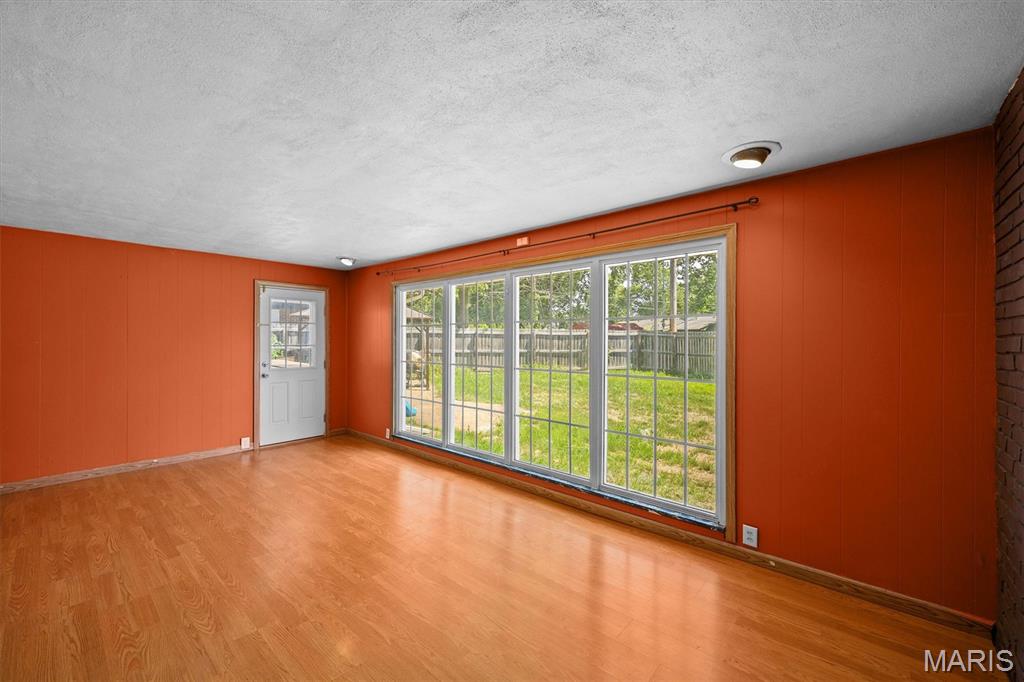 4205 S Park Drive Property Photo 12