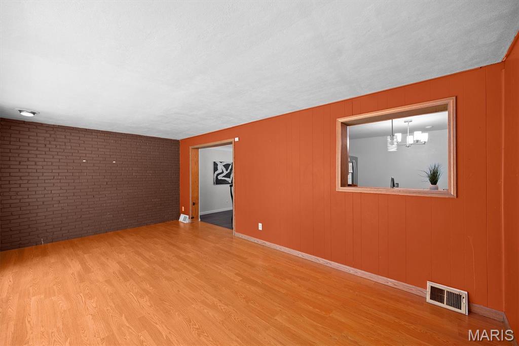 4205 S Park Drive Property Photo 14