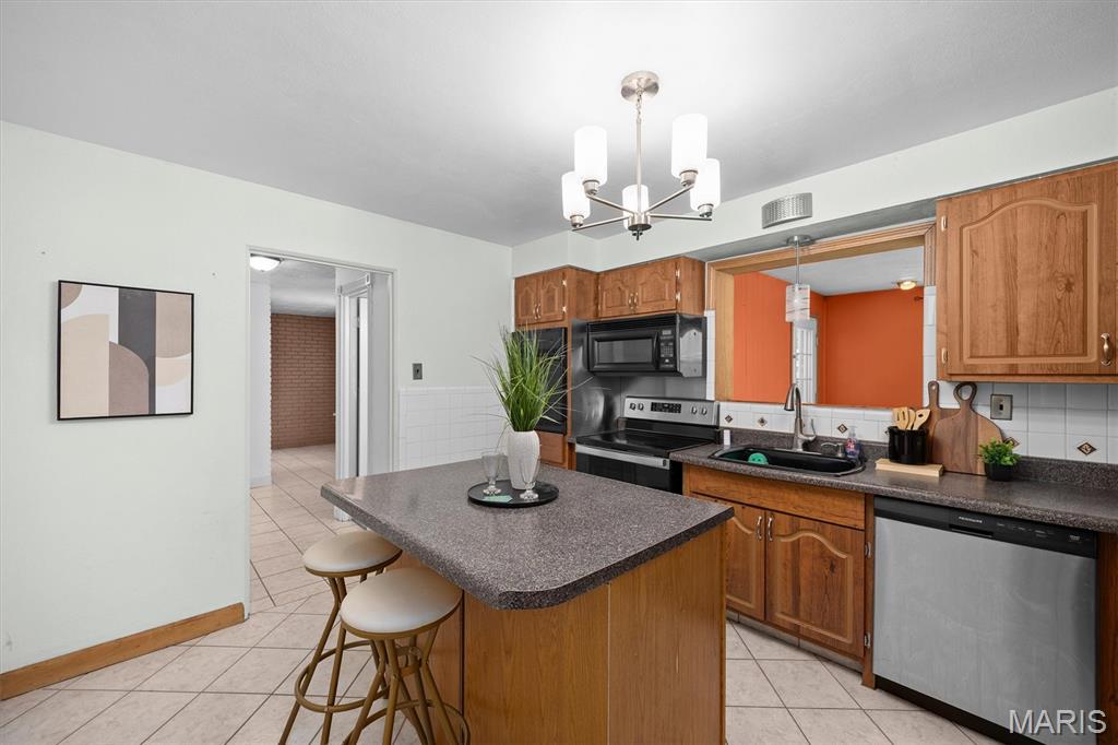 4205 S Park Drive Property Photo 15