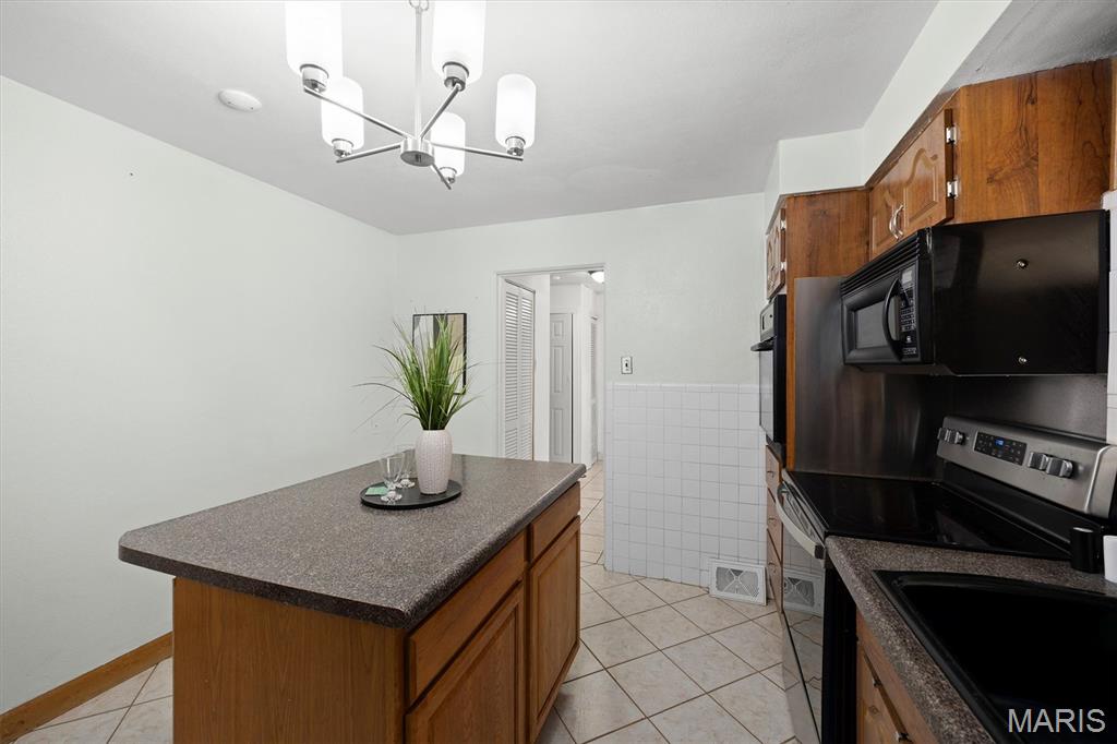 4205 S Park Drive Property Photo 18
