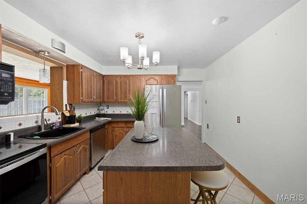 4205 S Park Drive Property Photo 19