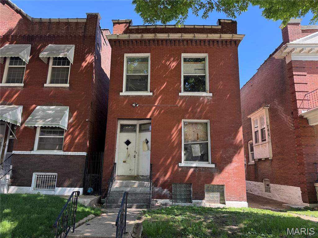 2833 Sidney Street Property Photo 1