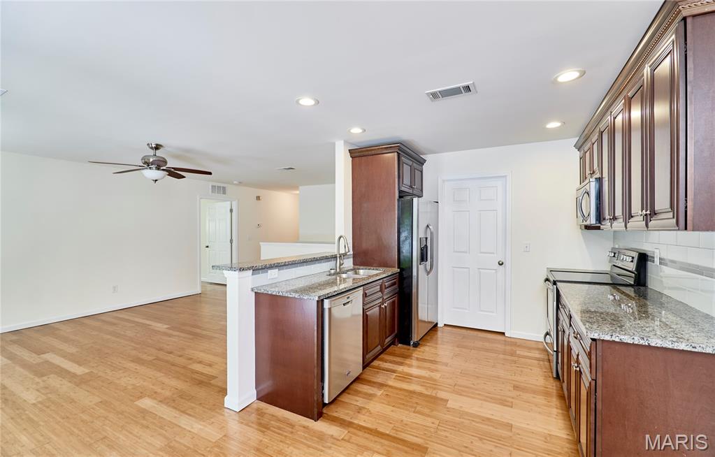 70 Round Table Court Property Photo 5