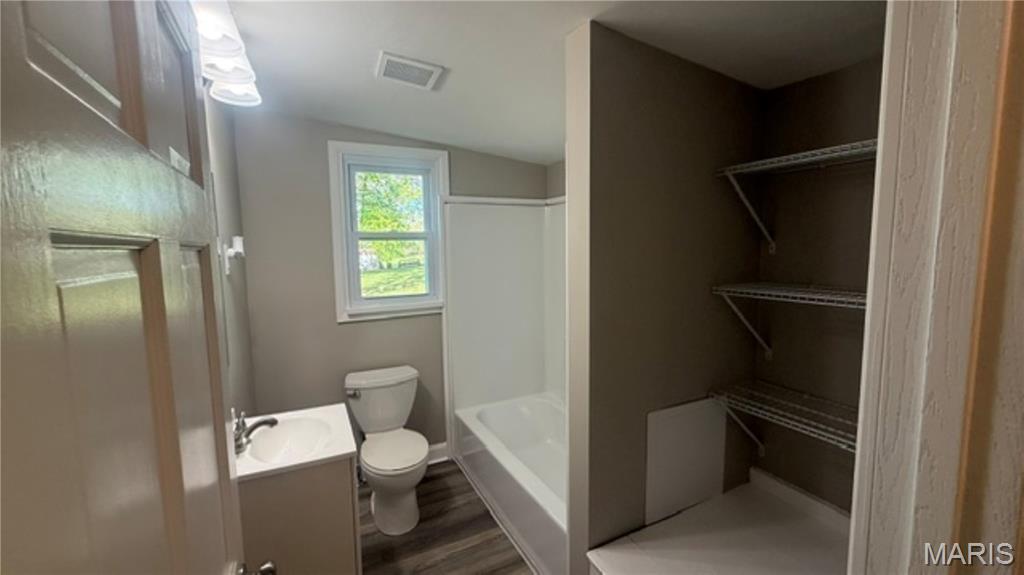 5336 Morse Avenue Property Photo 16
