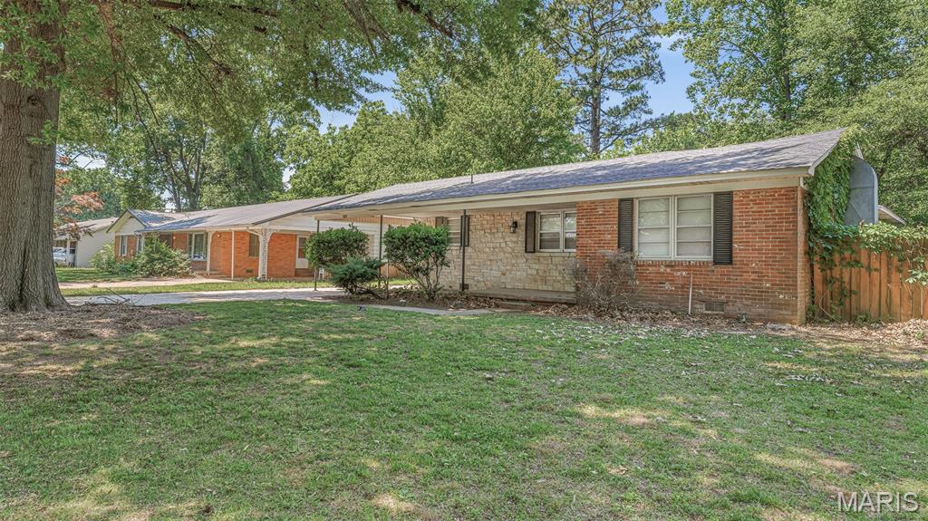 301 E Linden Circle Property Photo 3