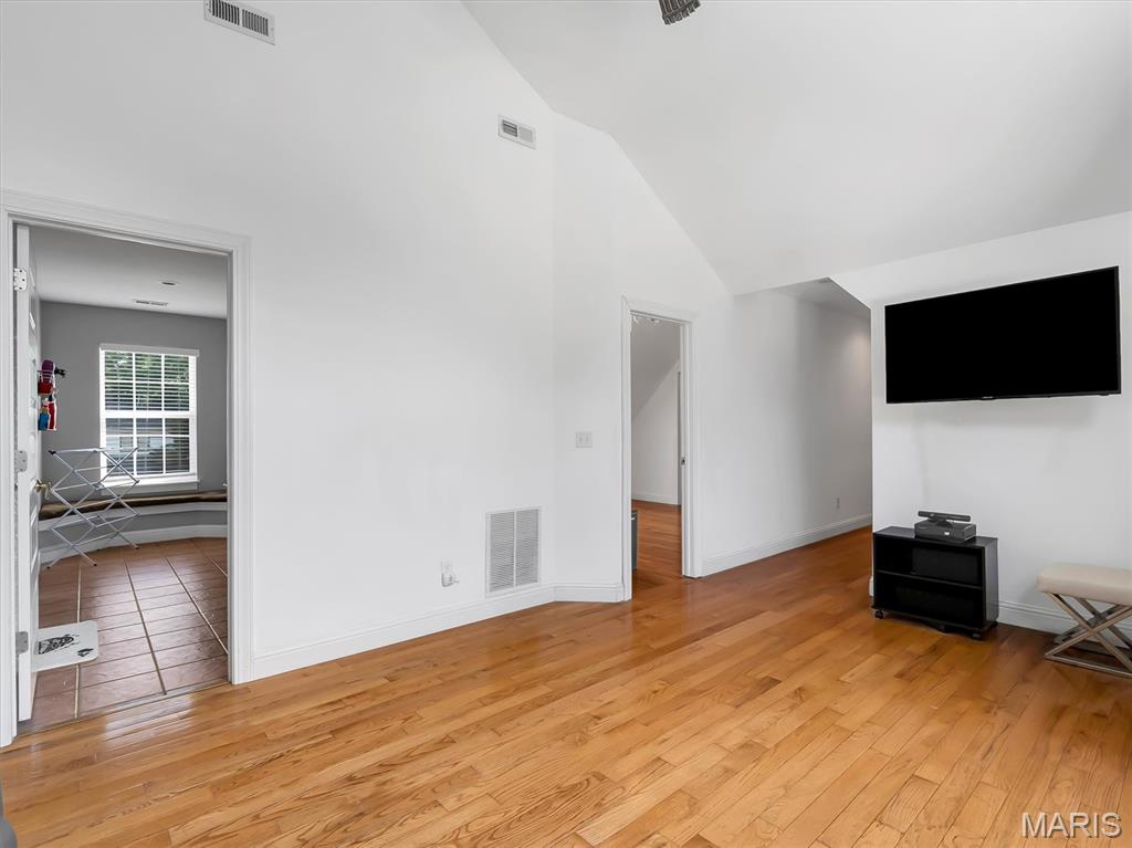 104 W North Street Property Photo 34