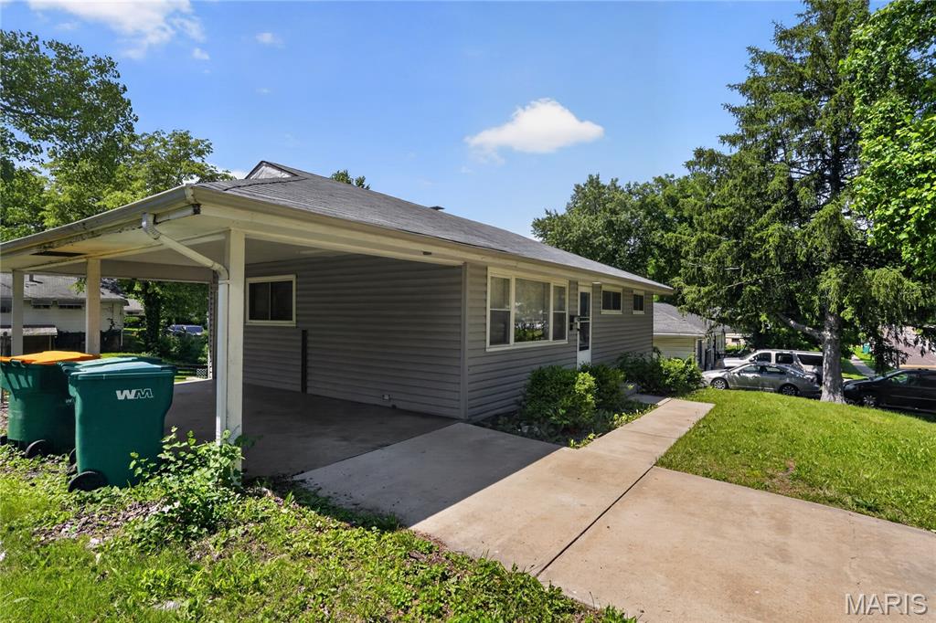 7748 Paddington Drive Property Photo 1
