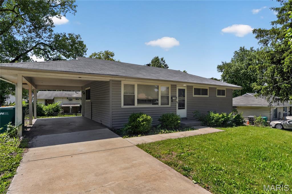 7748 Paddington Drive Property Photo 2