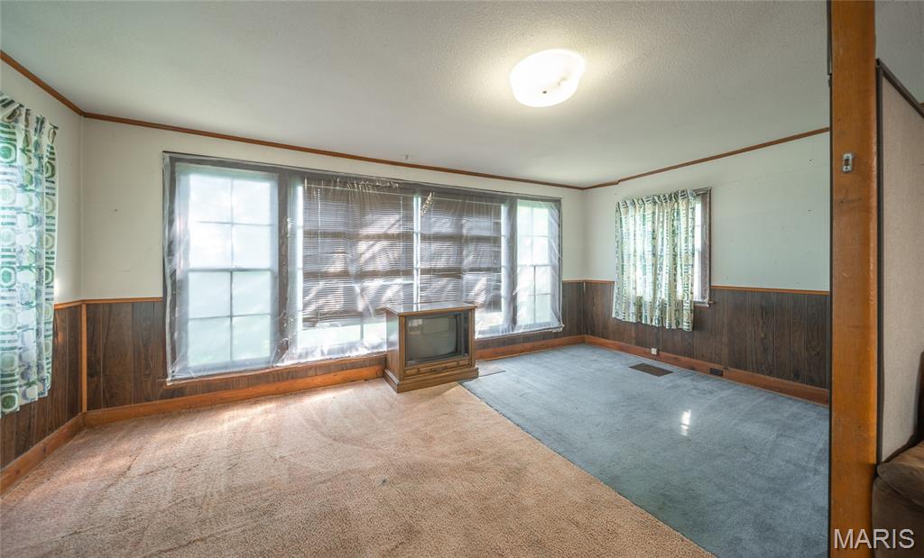 18009 Crown Road Property Photo 14