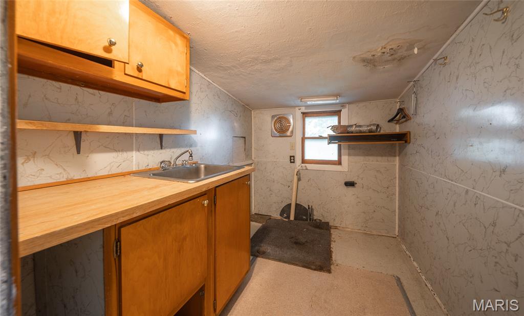 18009 Crown Road Property Photo 25