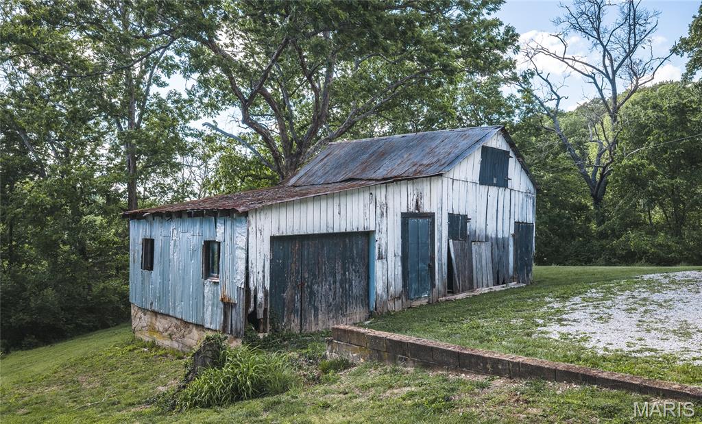 19217 &19209 Falzone Road Property Photo 14
