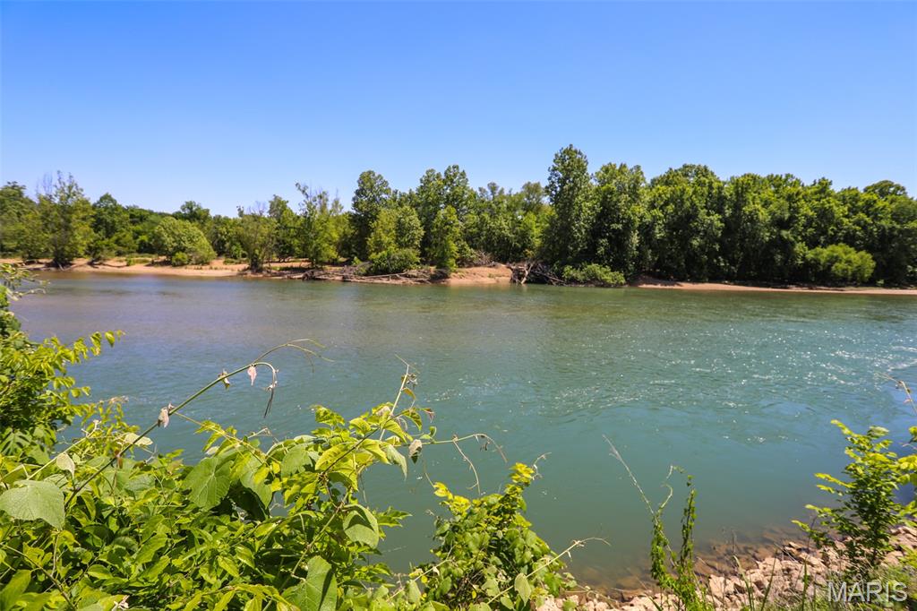 438 Paradise Acres Property Photo 3
