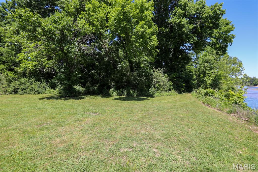 438 Paradise Acres Property Photo 4