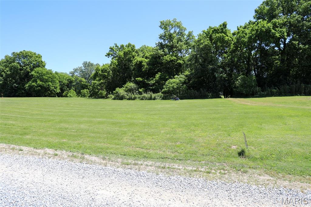 438 Paradise Acres Property Photo 8