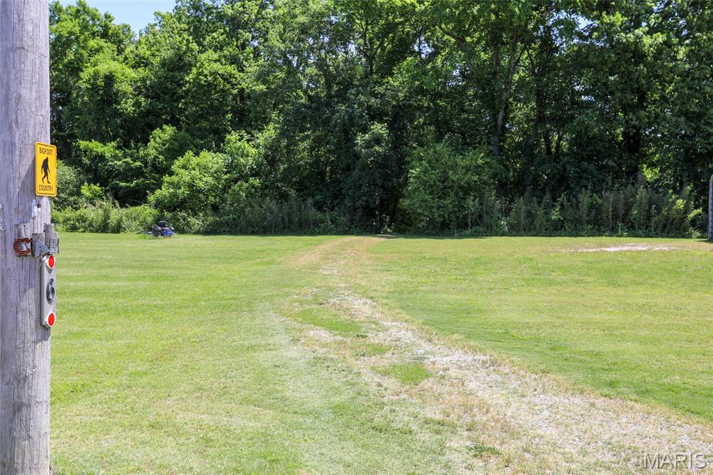 438 Paradise Acres Property Photo 9