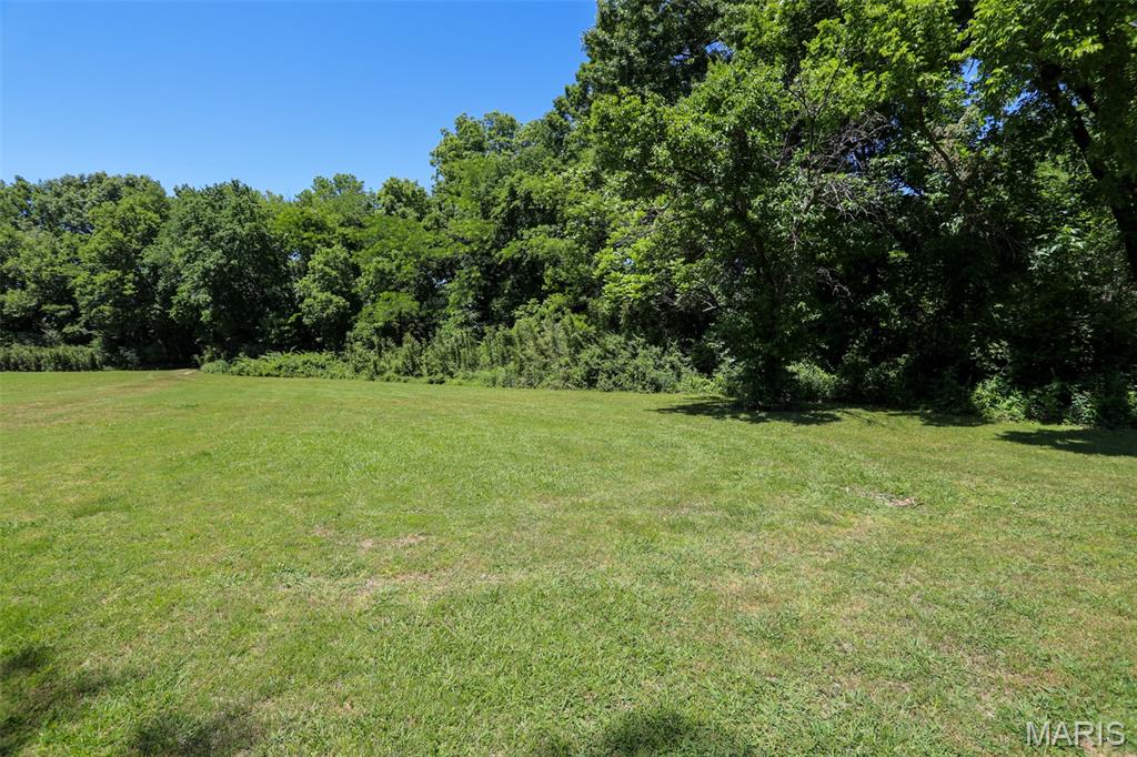 438 Paradise Acres Property Photo 10