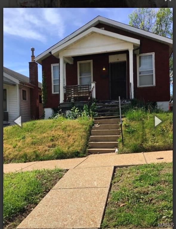 1040 Sells Avenue