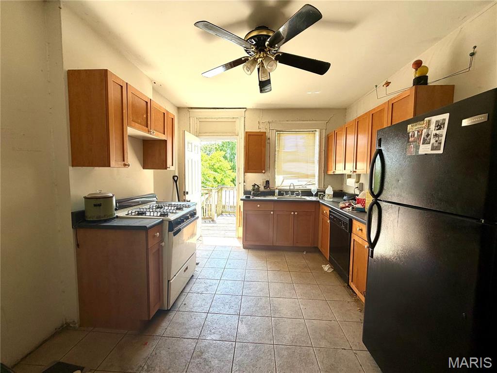 208 Bellerive Boulevard Property Photo 2