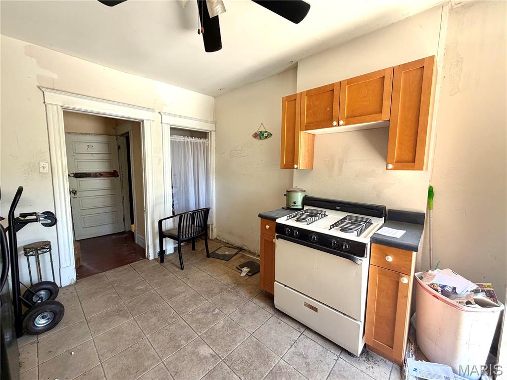 208 Bellerive Boulevard Property Photo 4