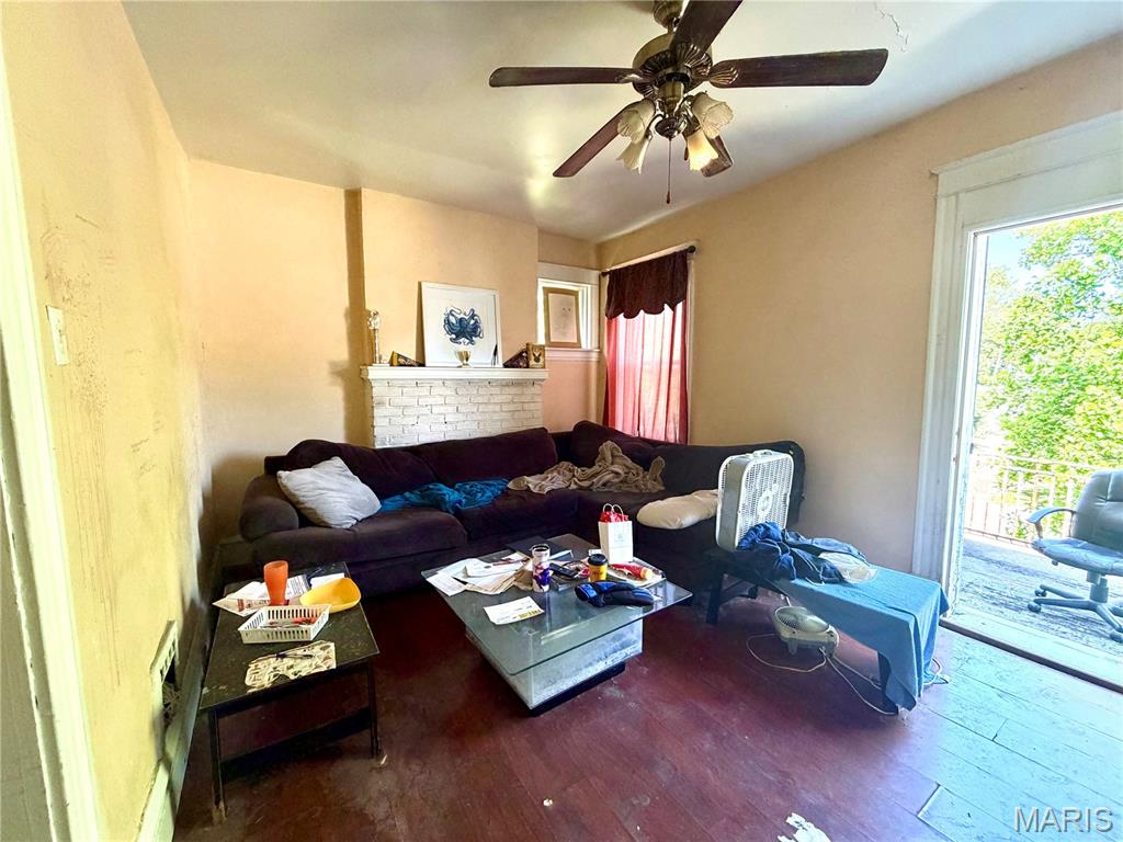 208 Bellerive Boulevard Property Photo 5