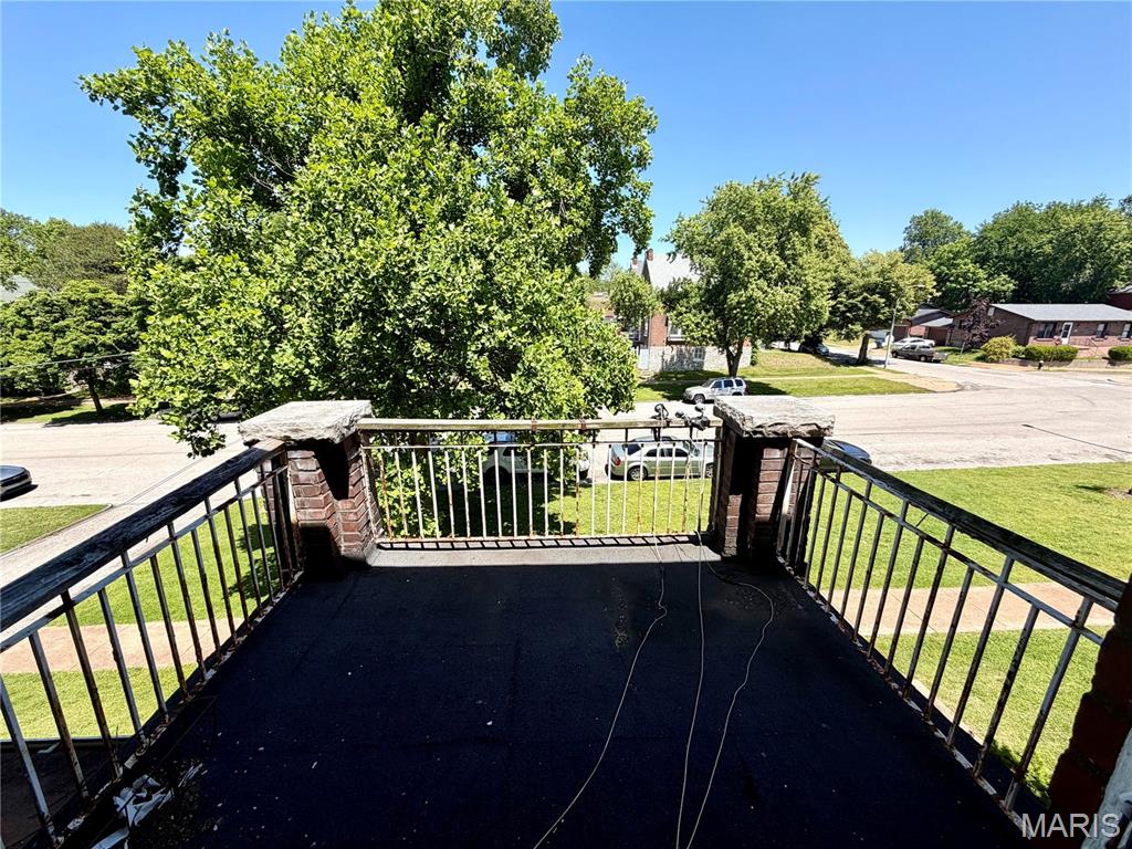 208 Bellerive Boulevard Property Photo 14