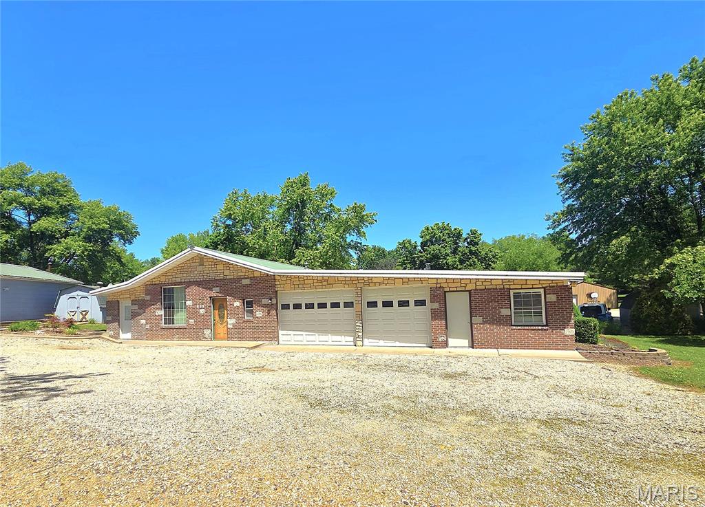 352 Arrowhead Trail Property Photo 4