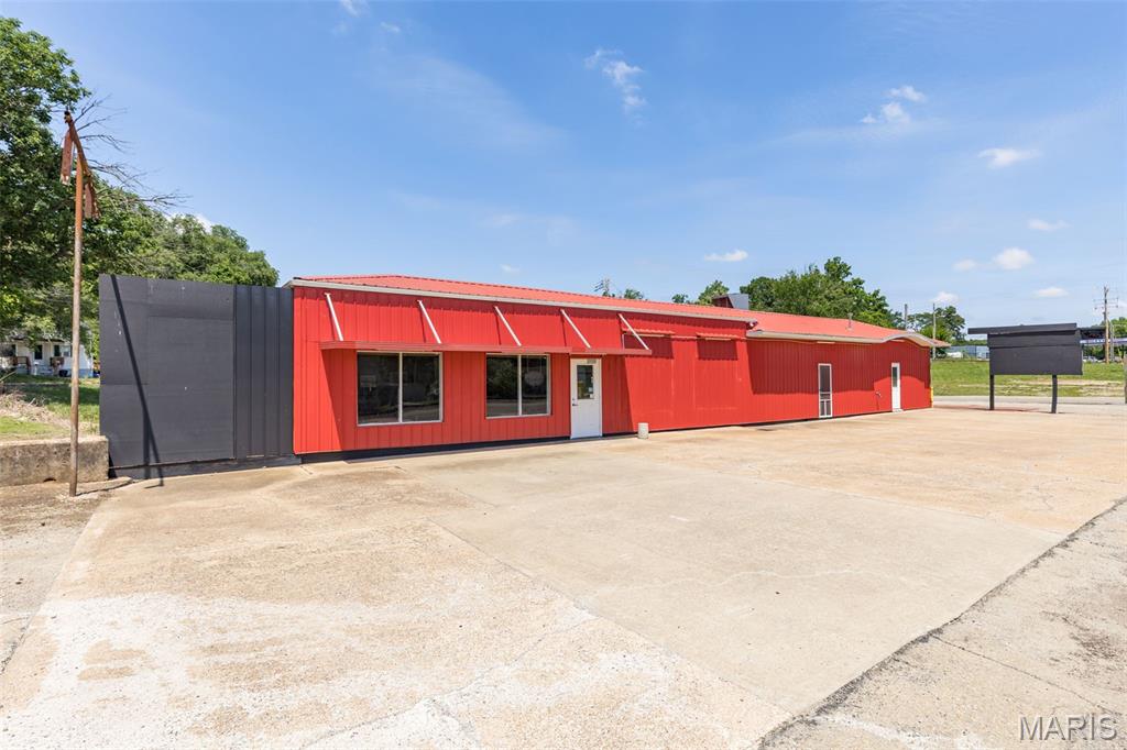 131 N Front Street Property Photo 1