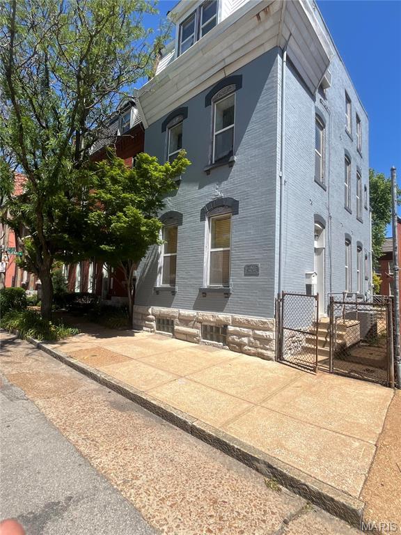 1907 Lynch Street Property Photo 1