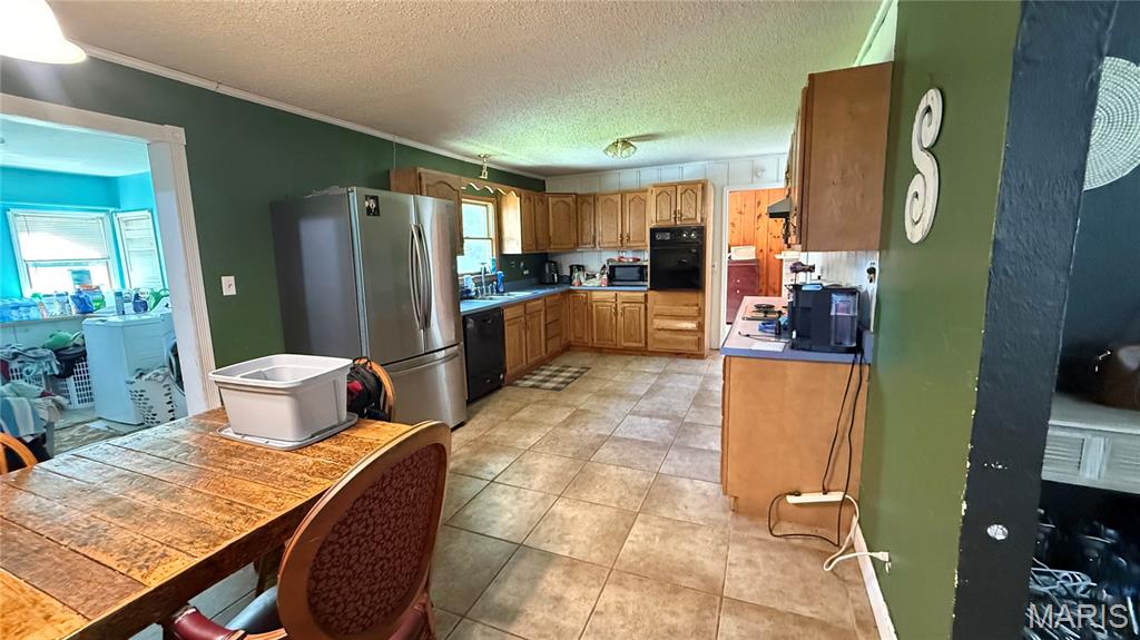 410 N Cypress Street Property Photo 8