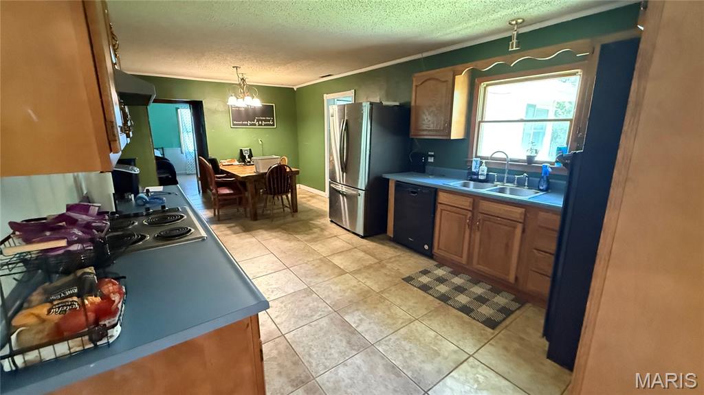 410 N Cypress Street Property Photo 9