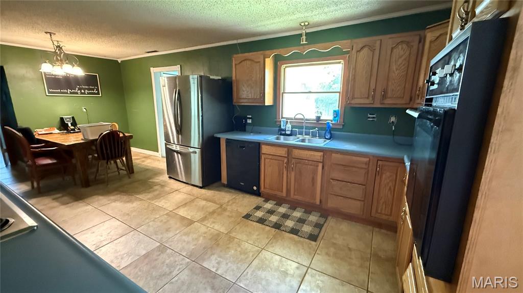 410 N Cypress Street Property Photo 10