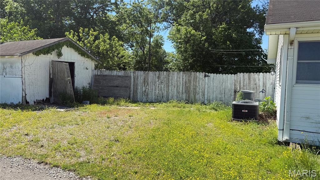 410 N Cypress Street Property Photo 16