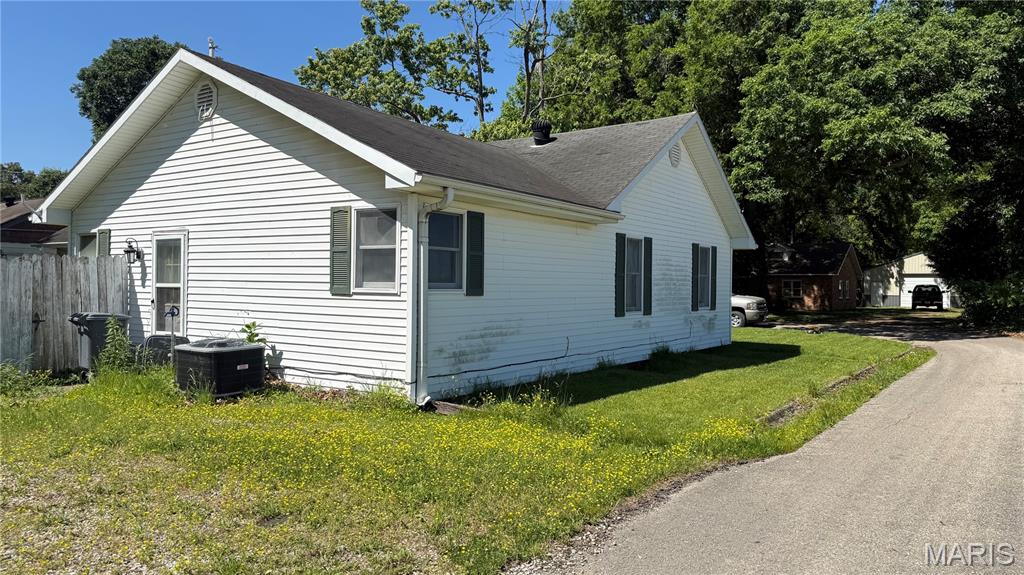 410 N Cypress Street Property Photo 17