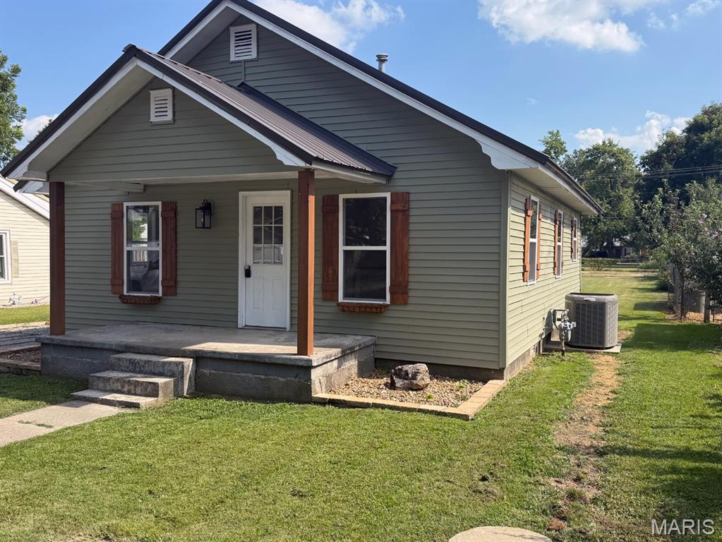 1308 E Oak Street Property Photo 2