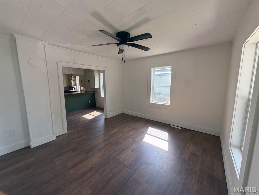 1308 E Oak Street Property Photo 3